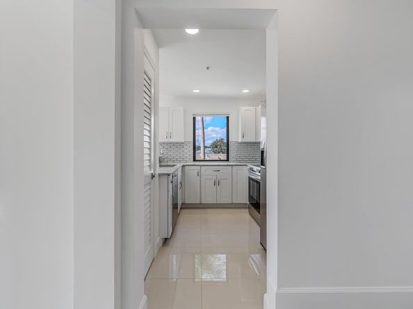 456 NW 41st St, Oakland Park FL 33309