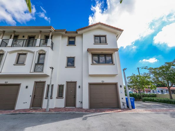 456 NW 41st St, Oakland Park FL 33309
