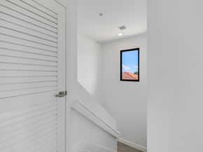 456 NW 41st St, Oakland Park FL 33309