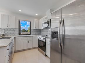 456 NW 41st St, Oakland Park FL 33309