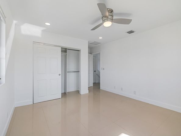 456 NW 41st St, Oakland Park FL 33309