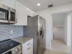 456 NW 41st St, Oakland Park FL 33309