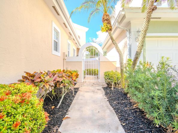 1019 Lytham Court, West Palm Beach FL 33411