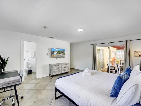 6481 Kimberly Blvd, North Lauderdale FL 33068