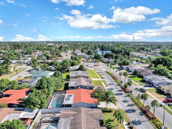 6481 Kimberly Blvd, North Lauderdale FL 33068