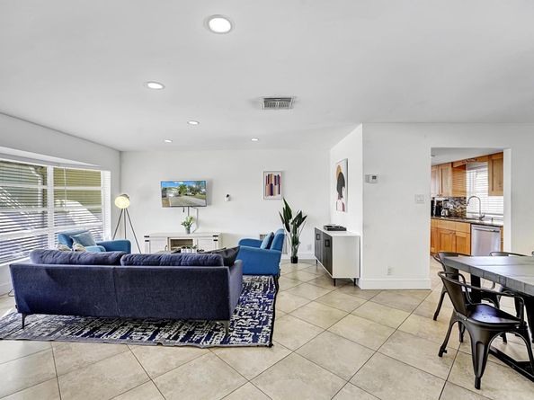 6481 Kimberly Blvd, North Lauderdale FL 33068