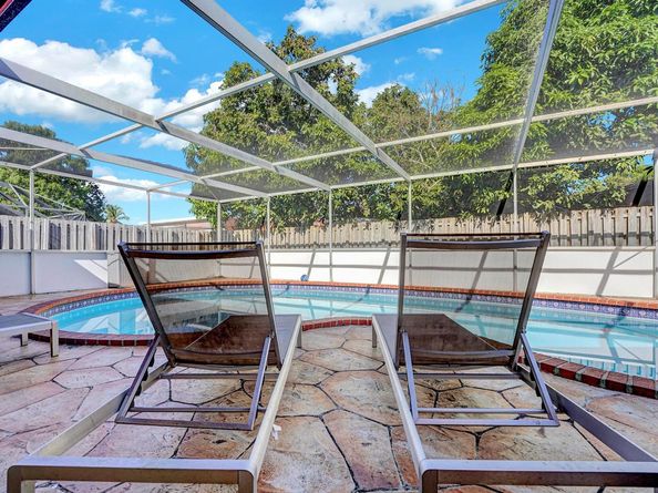 6481 Kimberly Blvd, North Lauderdale FL 33068