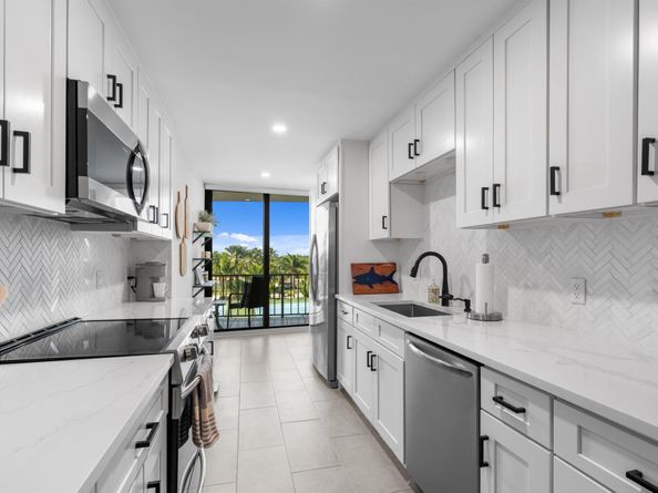 4200 N Ocean Dr 2304, Singer Island FL 33404