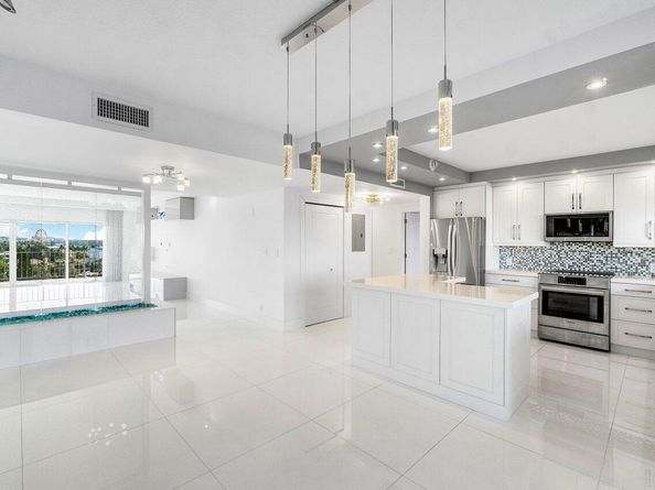 400 Seasage Drive 804, Delray Beach FL 33483