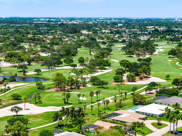 489 S Country Club Drive, Atlantis FL 33462