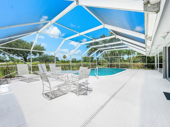 489 S Country Club Drive, Atlantis FL 33462