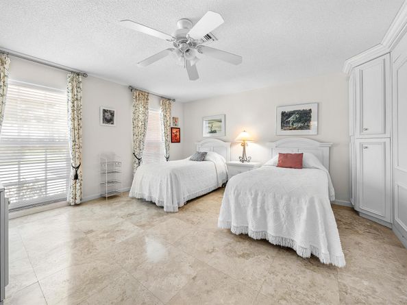 489 S Country Club Drive, Atlantis FL 33462