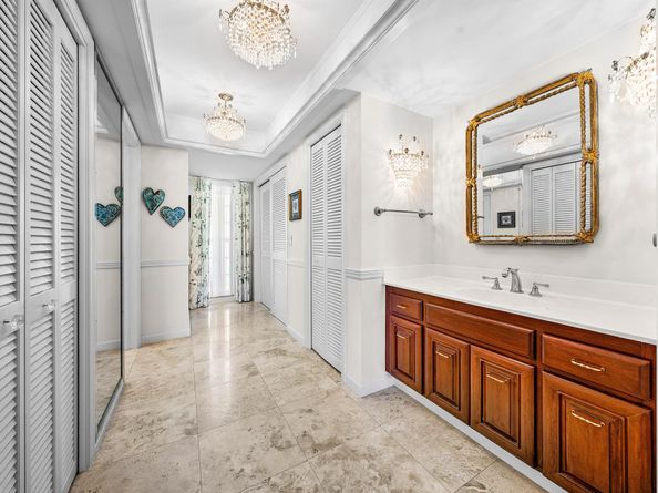 489 S Country Club Drive, Atlantis FL 33462