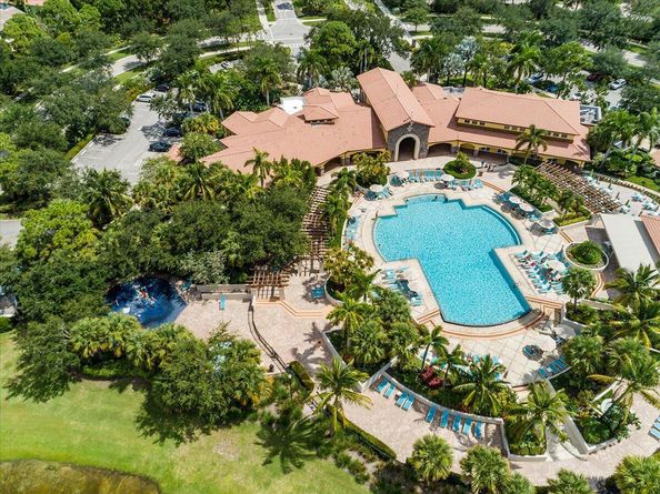 226 Evergrene Parkway 21C, Palm Beach Gardens FL 33410