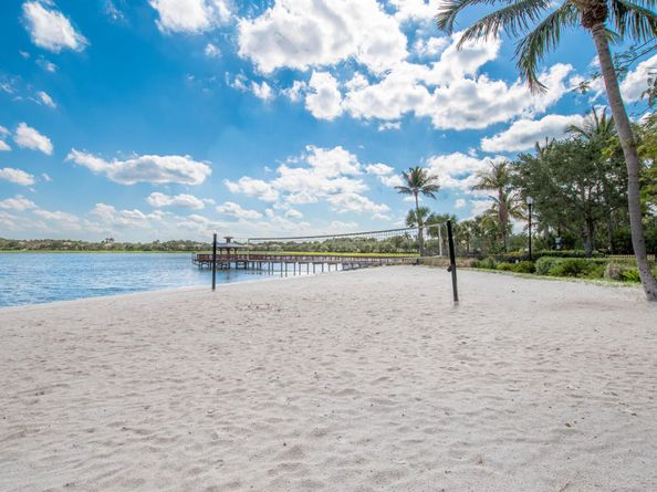 226 Evergrene Parkway 21C, Palm Beach Gardens FL 33410