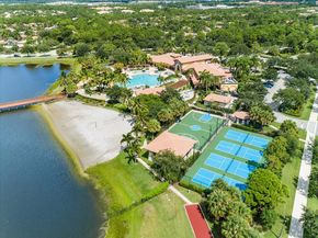 226 Evergrene Parkway 21C, Palm Beach Gardens FL 33410