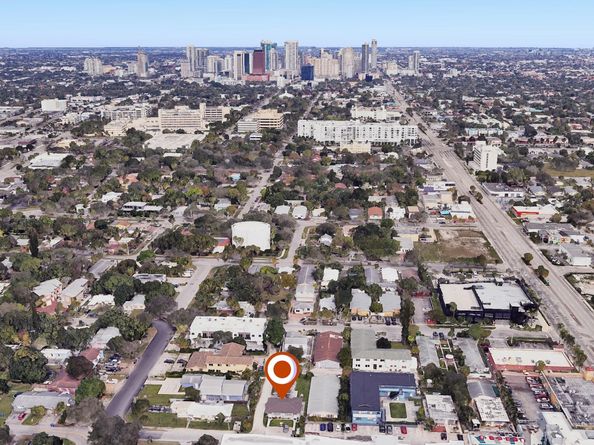 413-415 SE 23rd St, Fort Lauderdale FL 33316