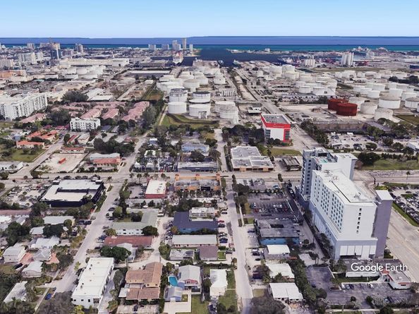 413-415 SE 23rd St, Fort Lauderdale FL 33316