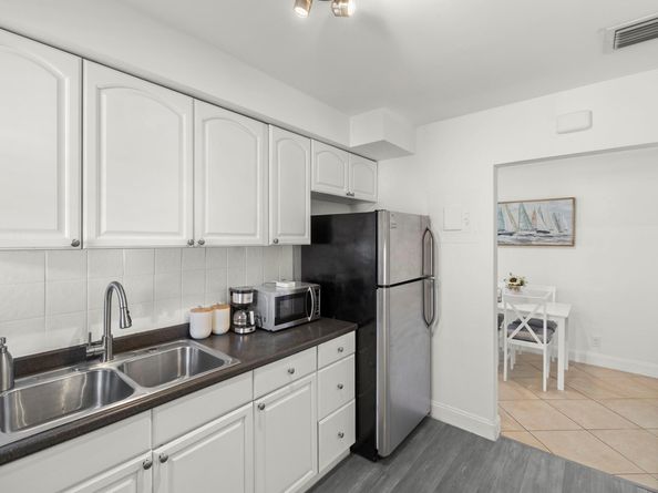 413-415 SE 23rd St, Fort Lauderdale FL 33316