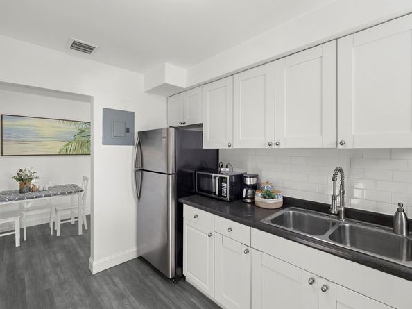 413-415 SE 23rd St, Fort Lauderdale FL 33316