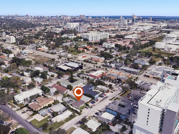 413-415 SE 23rd St, Fort Lauderdale FL 33316