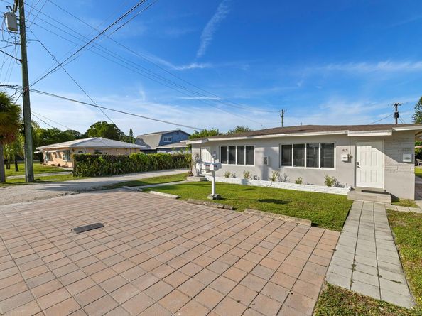 413-415 SE 23rd St, Fort Lauderdale FL 33316