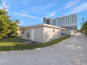 413-415 SE 23rd St, Fort Lauderdale FL 33316