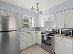 413-415 SE 23rd St, Fort Lauderdale FL 33316