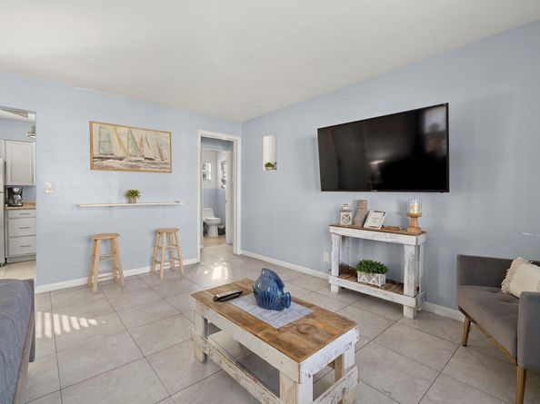 413-415 SE 23rd St, Fort Lauderdale FL 33316