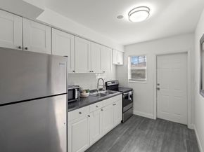 413-415 SE 23rd St, Fort Lauderdale FL 33316