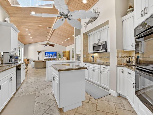 5328 E Leitner Drive, Coral Springs FL 33067