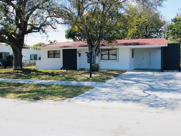 1562 NW 8th Avenue, Homestead FL 33030