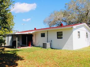 1562 NW 8th Avenue, Homestead FL 33030