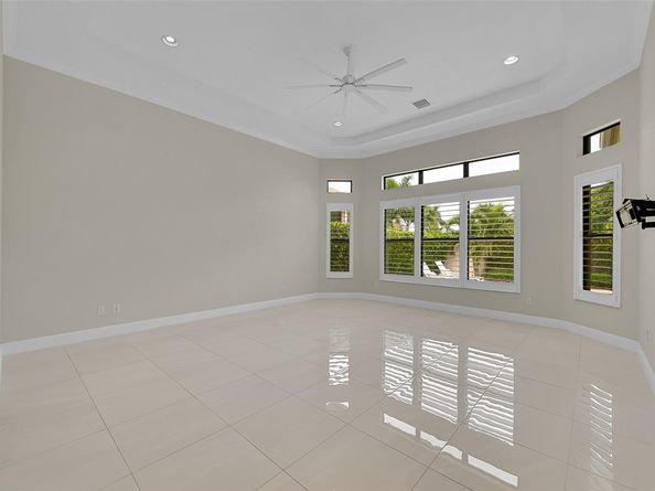 9375 Cantal Cir, Pompano Beach FL 33076