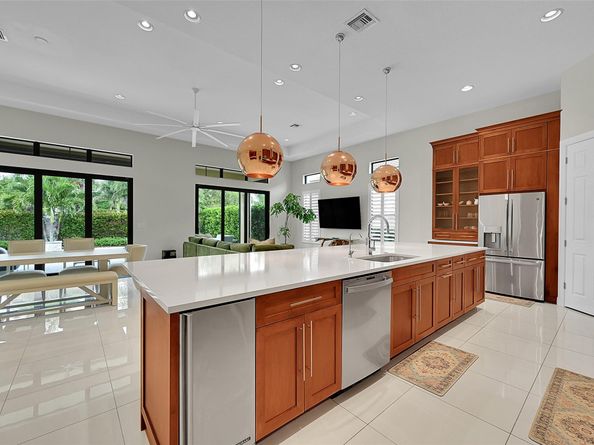 9375 Cantal Cir, Pompano Beach FL 33076