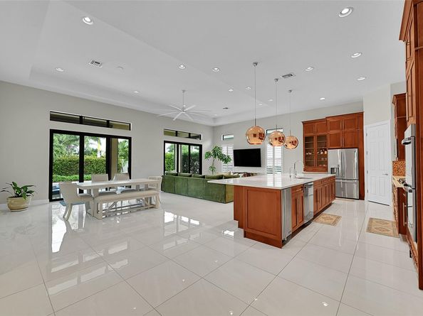 9375 Cantal Cir, Pompano Beach FL 33076