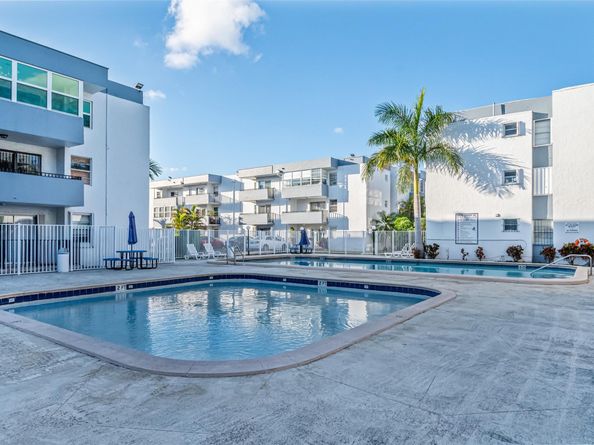 2465 SW 18th Ave 3206, Miami FL 33145