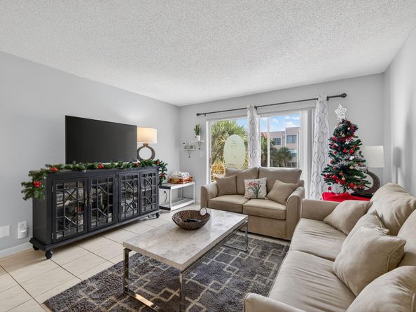 3776 Inverrary Boulevard 306r, Lauderhill FL 33319