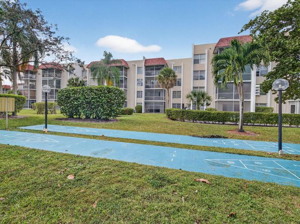 3776 Inverrary Boulevard 306r, Lauderhill FL 33319