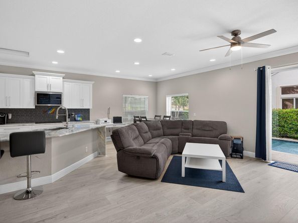 5784 NW 49th Ln, Coconut Creek FL 33073