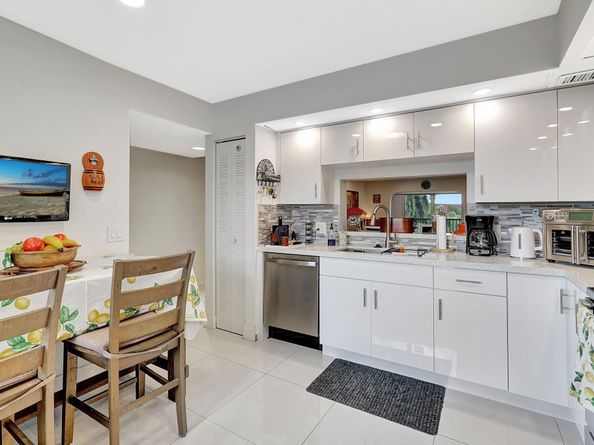 1401 SW 128th Ter 406H, Pembroke Pines FL 33027