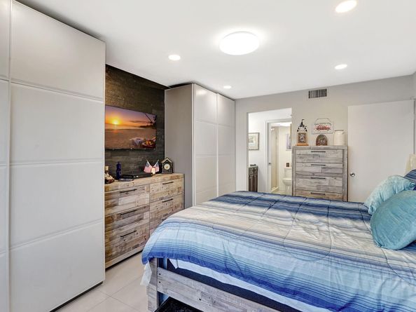 1401 SW 128th Ter 406H, Pembroke Pines FL 33027