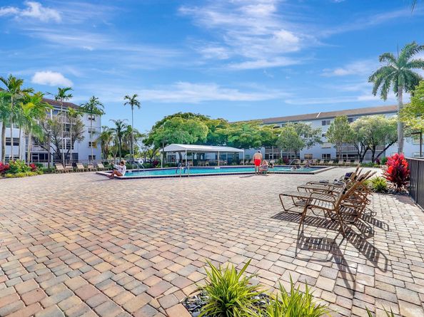 1401 SW 128th Ter 406H, Pembroke Pines FL 33027