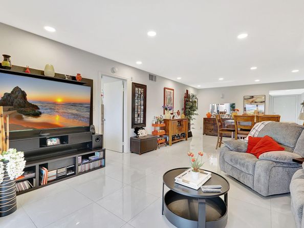 1401 SW 128th Ter 406H, Pembroke Pines FL 33027