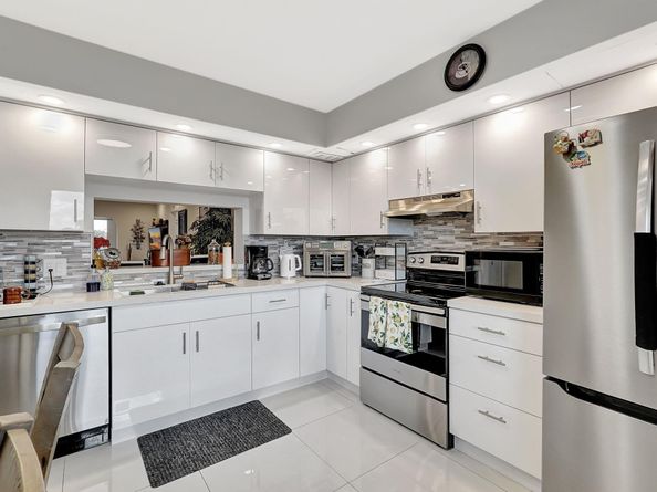 1401 SW 128th Ter 406H, Pembroke Pines FL 33027