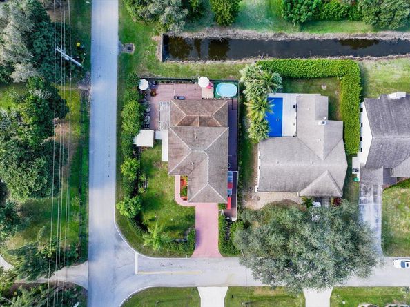 2151 NW 121st Avenue, Plantation FL 33323