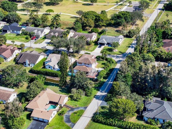 2151 NW 121st Avenue, Plantation FL 33323
