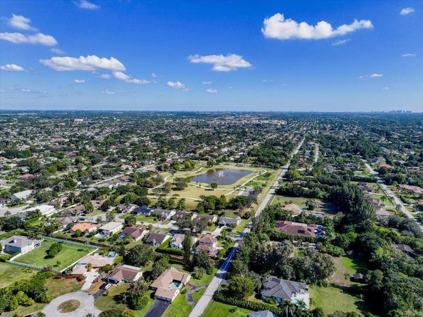 2151 NW 121st Avenue, Plantation FL 33323