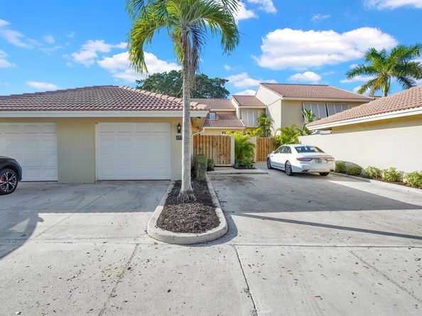 277 Old Meadow Way, Palm Beach Gardens FL 33418