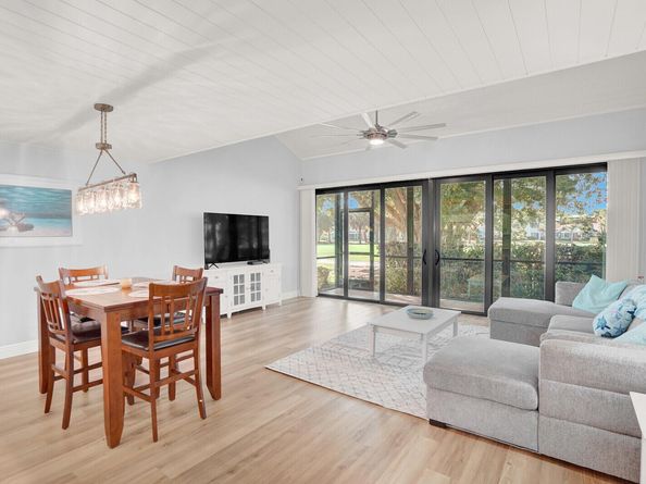 277 Old Meadow Way, Palm Beach Gardens FL 33418